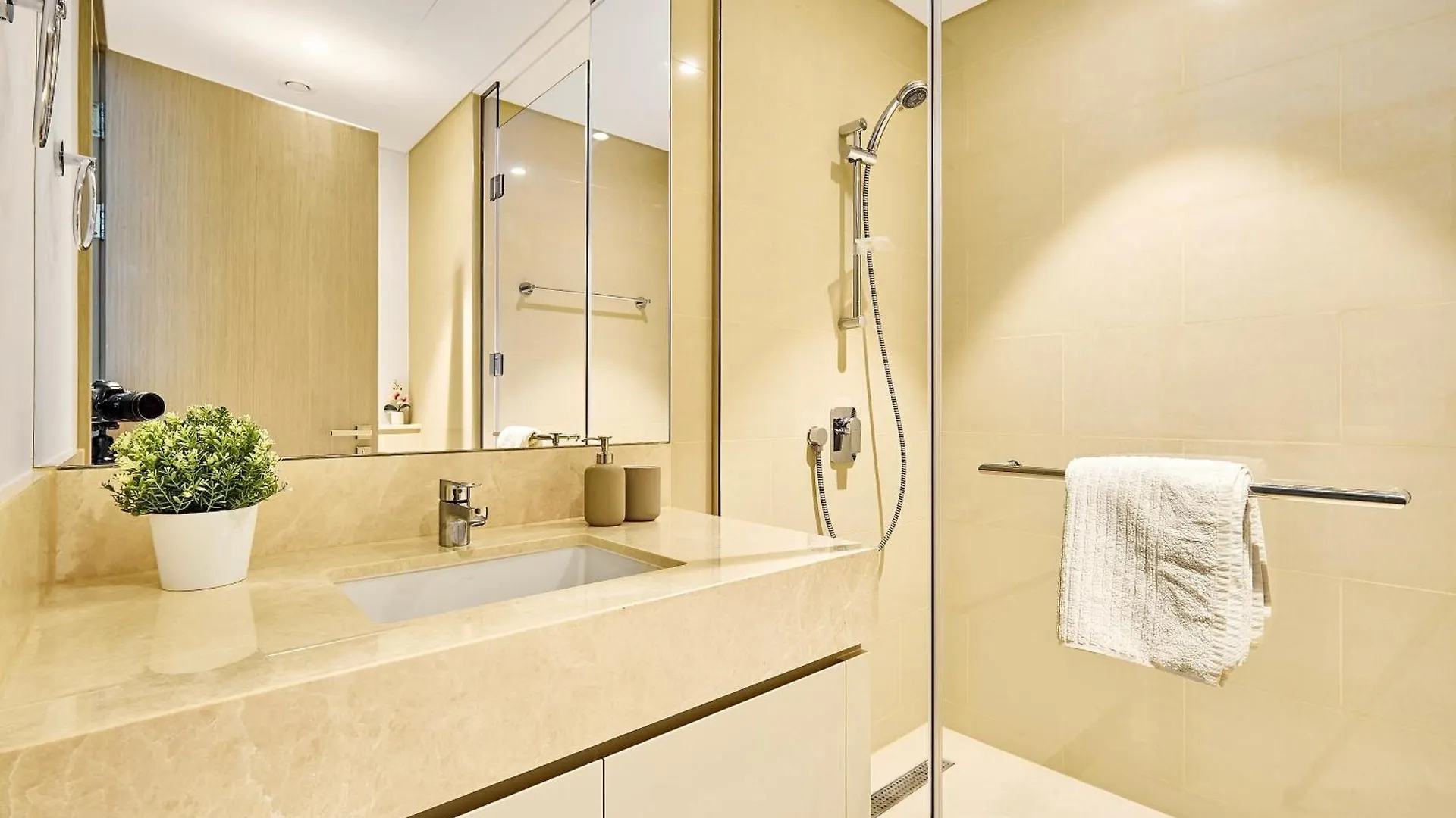 Majestic Act 2Bedroom Boulevard View Dubai